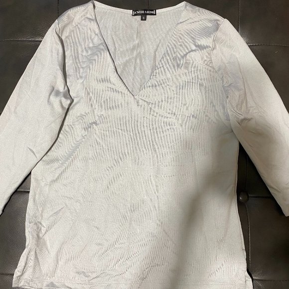 A'NUE LIGNE silver top - Picture 1 of 2